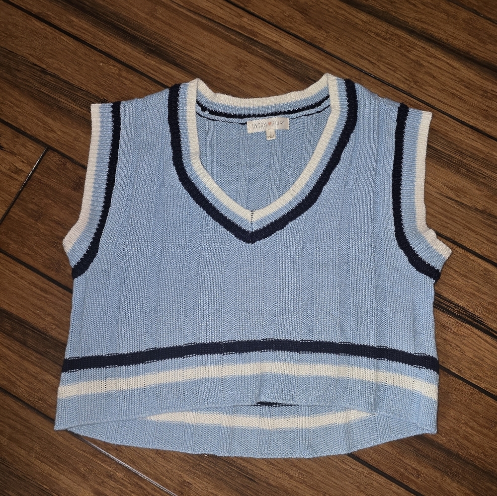 Juniors Light Blue Knit V-Neck Sleeveless Sweater Vest Small